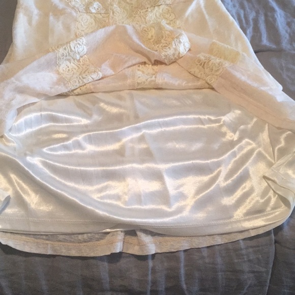 New Hem and Thread Ivory dress - Picture 5 of 7